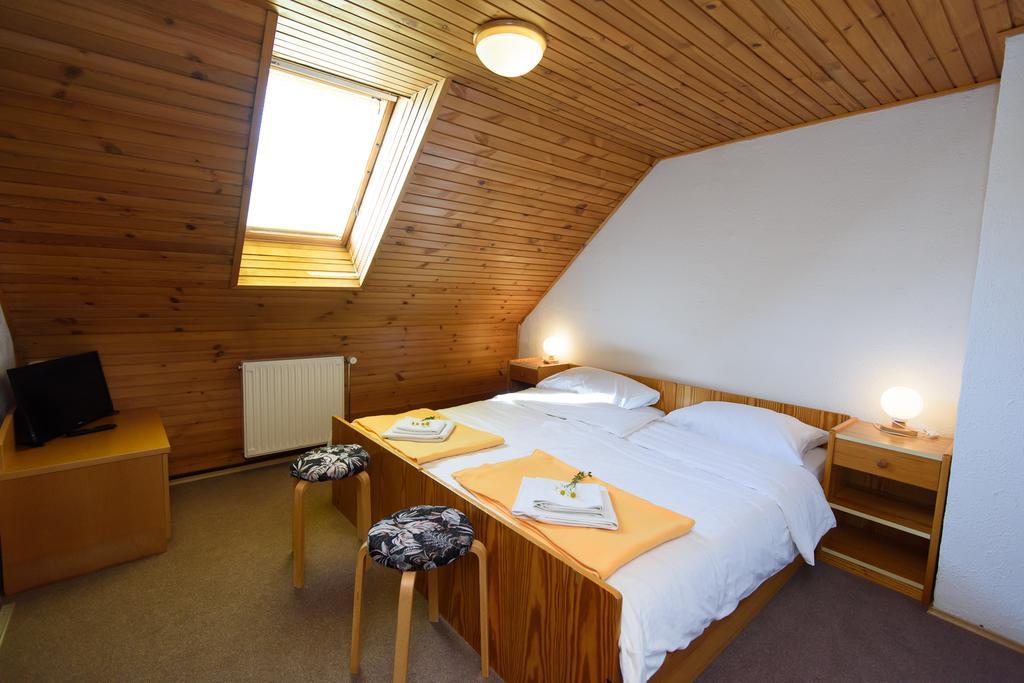 Penzion Vila Bistrica Bohinjska Bistrica Exteriör bild